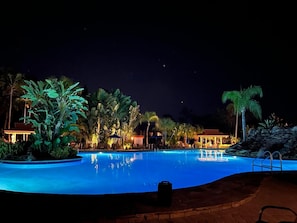 Resort-style swimming pool