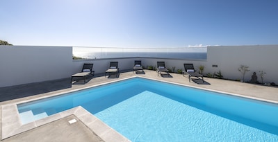 Celeste House - Deluxe con vista al mar / piscina climatizada