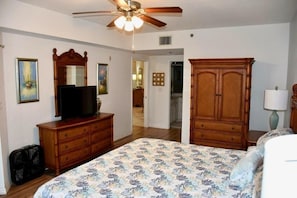 Spacious master bedroom with views of the pond.
King size bed.
