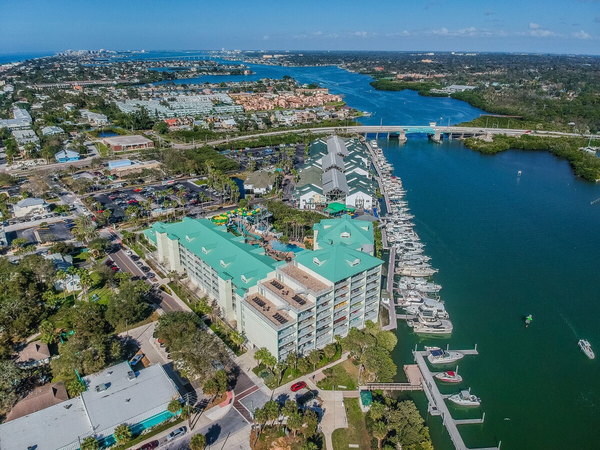 Waterview 2/2 condo-water park-walk to IRB BEACH!