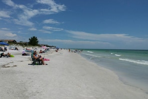 Indian Rocks Beach - Just a 3 to 5 minute walk!
