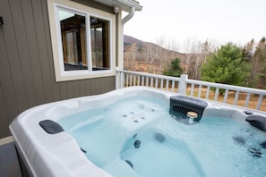 Hot tub open all year round - back porch