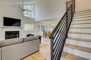 13 Bald Eagle West - Entry