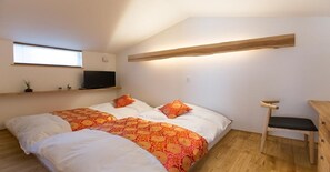 【Non-Smoking】 Twin Room 14 sqm ■ Free Wi-Fi connection