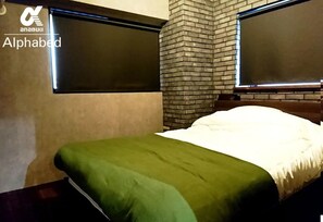 Double size master bedroom