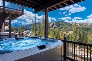 Hot tub off the middle level deck