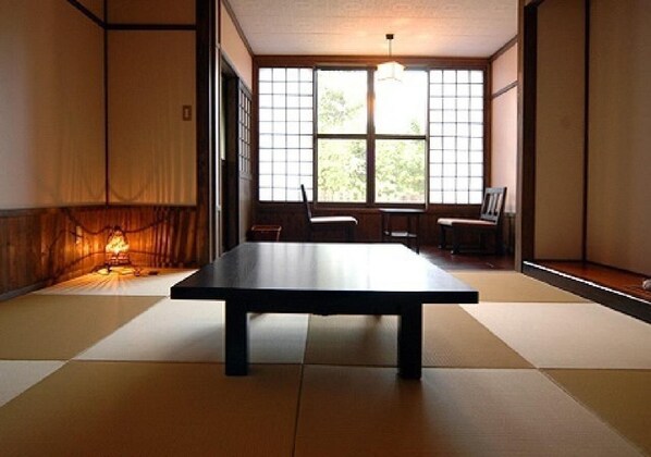 "Iwakagami" room