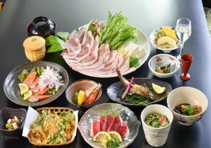 Kaiseki with black pork tea shabu-shabu