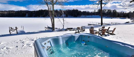 Tina de hidromasaje al aire libre
