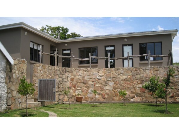 Lodge rooms facade