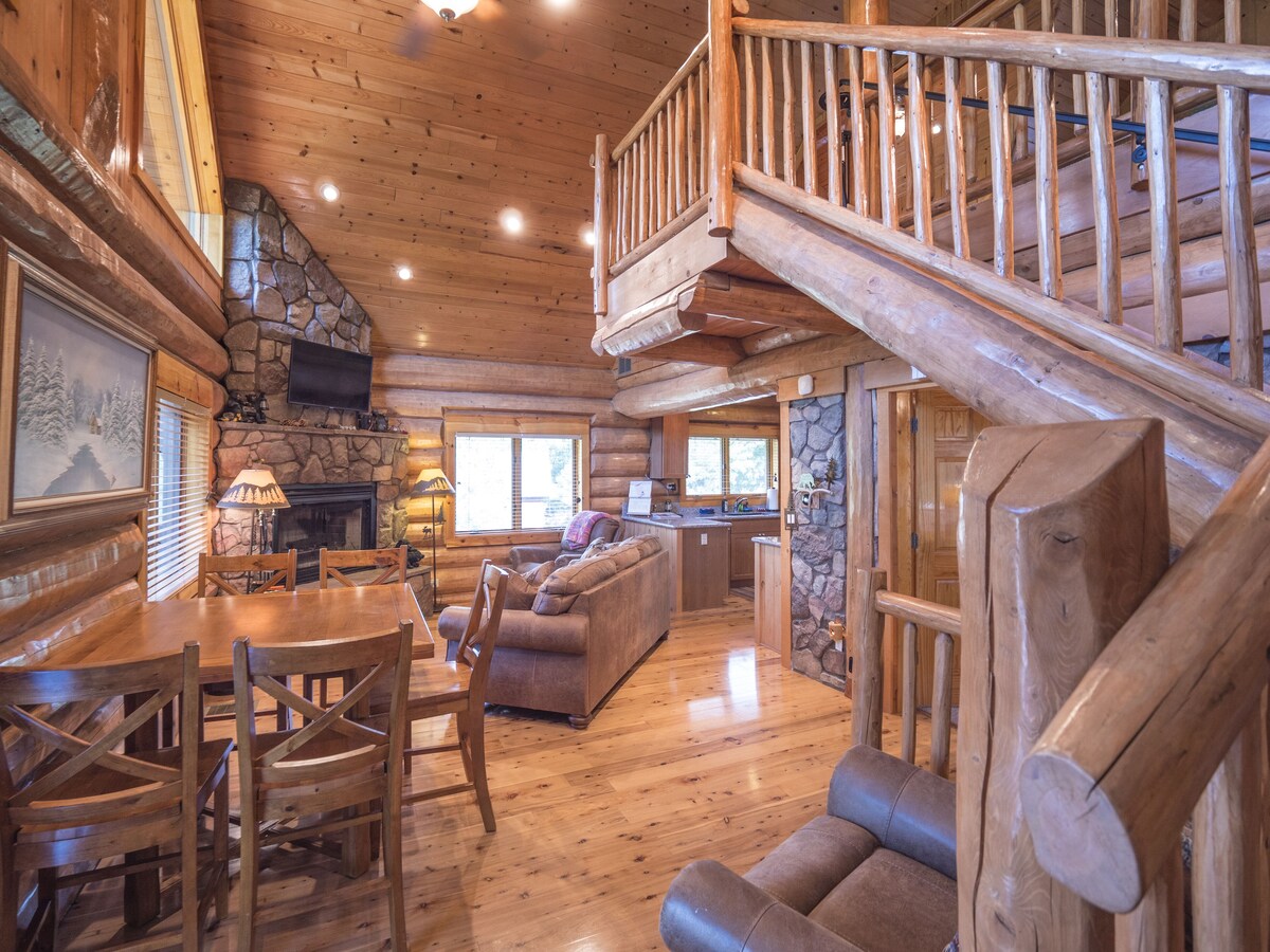 Storybook Mt Lemmon Log Cabin