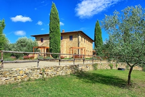 Building Exterior, Garden