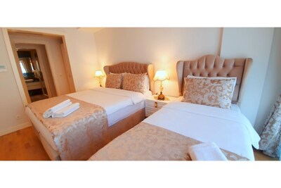 Suites mins from Taskim Square