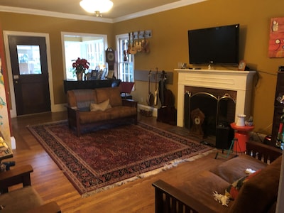 Queen Bedroom, relaxed atmosphere