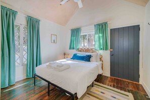 Your pretty little cabin has a queen size bed, brooklinen sheets and pillowcases.