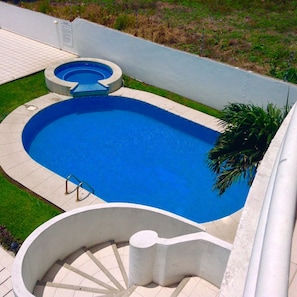swimming pool with jacuzi