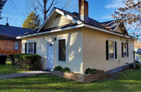 Lava Cottage