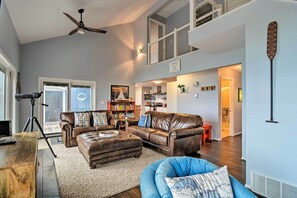 Living Room | Free WiFi | Smart TV | Central Heating | Telescope | Books