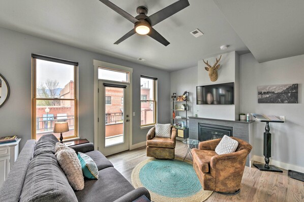 Salida Vacation Rental | 2BR | 2.5BA | 1,260 Sq Ft | Stairs Required