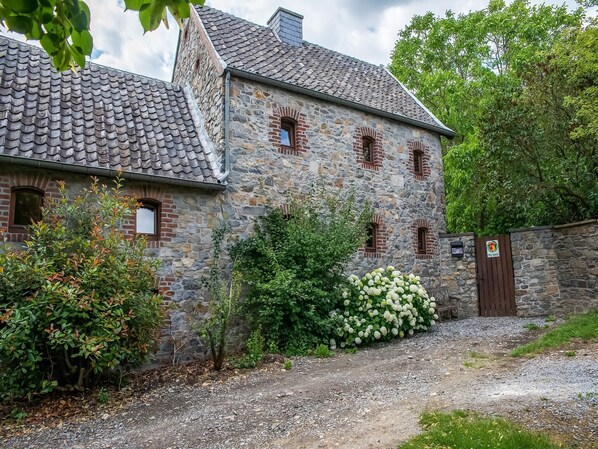 Außenseite Ferienhaus [Sommer]