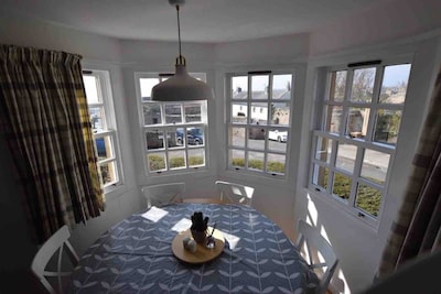 Beautiful and spacious ground floor apartment with view of harbour in Anstruther