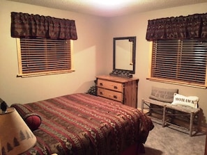 Master Bedroom with Queen bed.