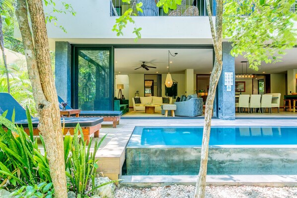 Private pool