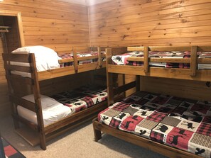 Up stairs bedroom (twin bunks) ( double/twin bunk) 