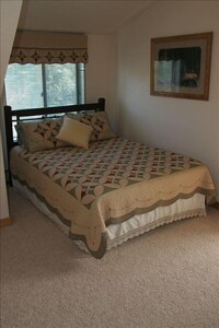 Mountain Chalet W/Pikes Peak View & Hot Tub, Rent 2-10 Bdrms.