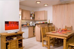 Make a tasty meal in your own kitchen!