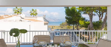 Terraza con vistas al mar