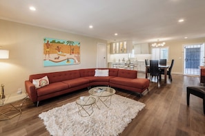 K0128 - Living Area
