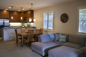 Dining table will seat 6