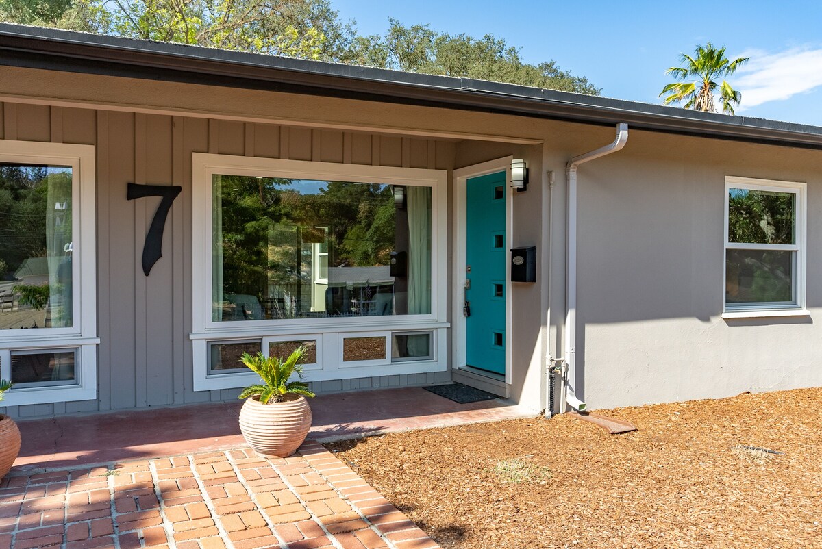 Winemakers Home  Mid-Century Modern Pool⛱Walk to Downtown Paso!