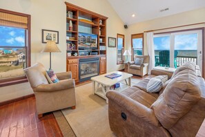 Surf or Sound Realty - 912 - Redemption - Great Room -2