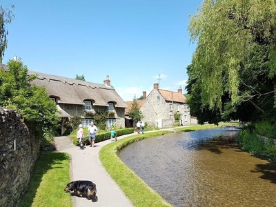 Gorgeous Thornton-le-Dale 2 Bedroom Cottage & Garden, Cosy Family Friendly, WIFI