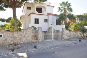 Extérieur maison de vacances [été]