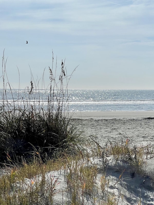 The beach is just a short 2 minute walk from the sunsuite.
