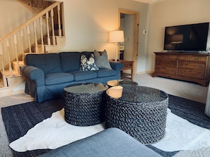 Main Floor Living Room with 55" Roku TV Live TV