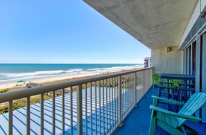 Pelican Watch 302 balcony