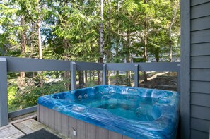 Private hot tub on the deck