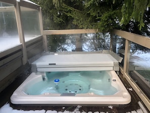 Lower deck hot tub