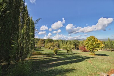 Villa Selvarella with swimming pool, garden and barbecue. 5 km from city center