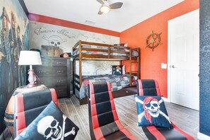 Pirates of the Caribbean Room - 1 Bunk, 1 Trundle