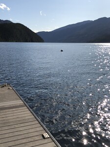  Pristine Slocan Lakeview/Lakefront  Special Winter Rates Available!