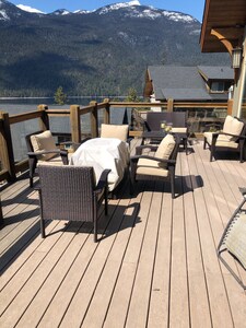  Pristine Slocan Lakeview/Lakefront  Special Winter Rates Available!