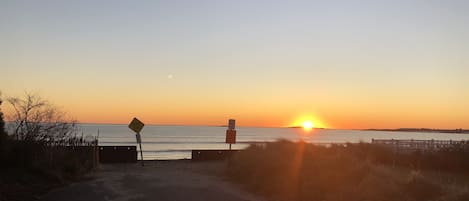 Utsikt mot strand/hav