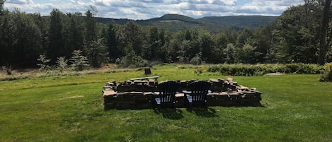 Great mountain views from the over-sized outdoor fire pit!