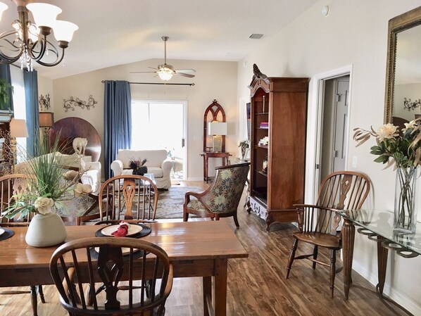 Gorgeous living space with Antiques and modern decor!