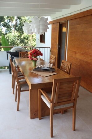 Outdoor dining